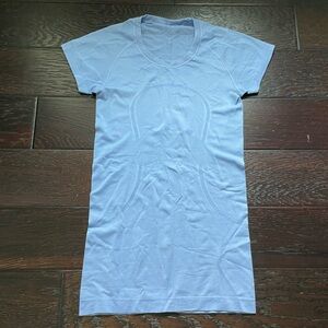 Lululemon short sleeve swiftly top - size 4